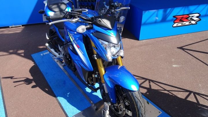 スズキの人気車種GSX1300Rハヤブサの紹介